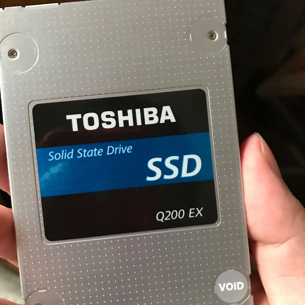 新入手的240G SSD